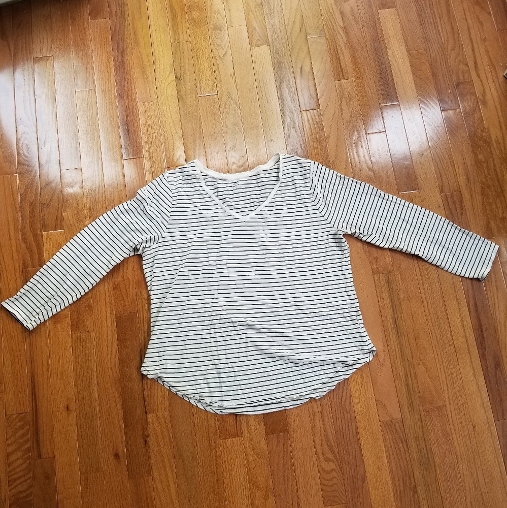 🌍 5/$25 SALE! Old Navy everywear striped tee